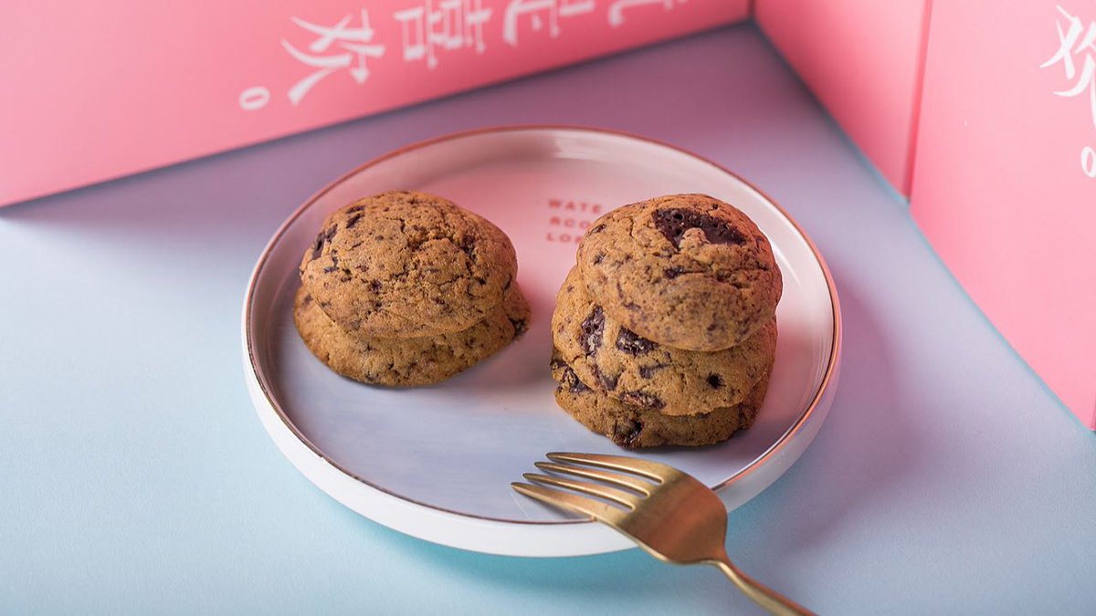qularbis's tweet photo. Lazy Sunday baking vibes  Freshly baked chocolate chip cookies straight out the oven—warm, gooey, and way too good to wait to cool! Weekend win for the taste buds https://t.co/Y9iUzJubQ1
