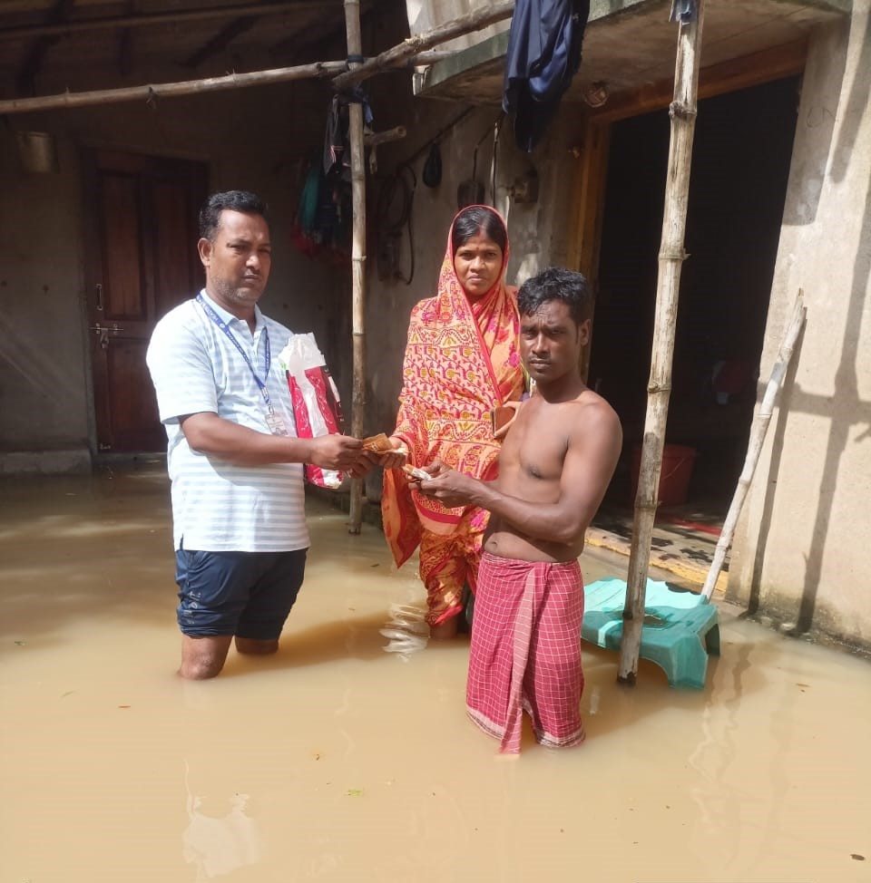PKujanga's tweet photo. Medical Relief Team deployed at flood affected village Haripur, saharadia ,jayasankhapur  , chaudhary kud under Kujang block @CollectorJspur @IPR_Odisha https://t.co/tqdr6DCr5I