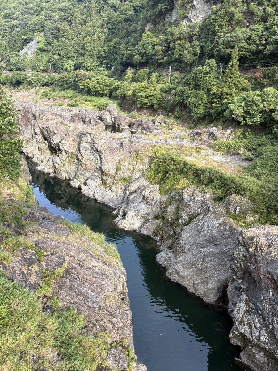 h_ryusei_51's tweet photo. ホームタウンの七宗町にある飛水峡に行ってきました！
最高の景色でした😁
皆さんもぜひ行ってみて下さい！
#PR
#七宗町
#fc岐阜 https://t.co/qxESlfxdlL