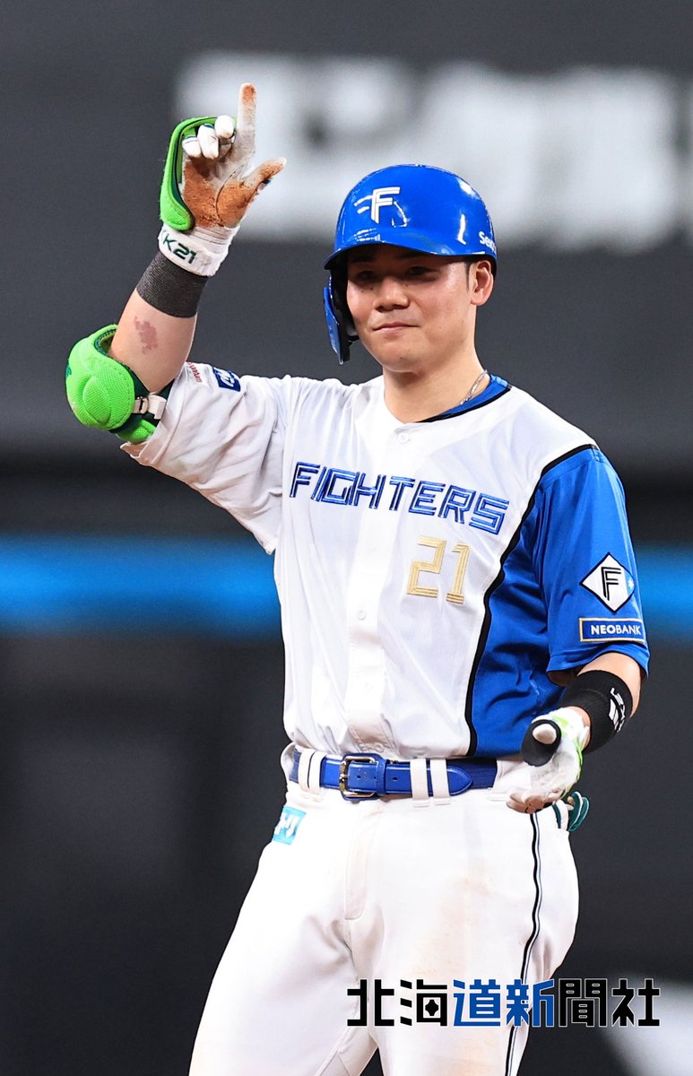 photo_doshin's tweet photo. #北海道日本ハムファイターズ は31日、エスコンフィールドでロッテと対戦し、６－１で快勝しました！

#lovefighters #ドミれ #達孝太 #水野達稀 #レイエス #清宮幸太郎 

▽ファイターズの記事はこちらから▽
https://t.co/psgooVh7Yl https://t.co/IBw33oTCuL