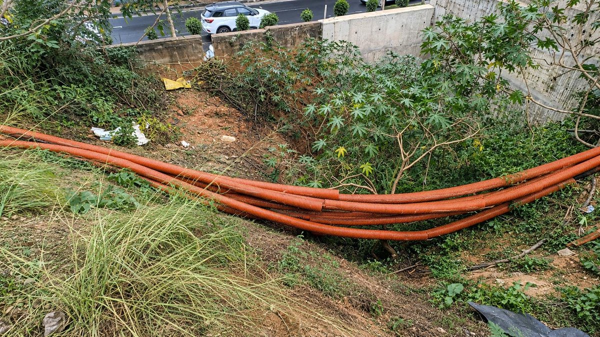 KridePrm's tweet photo. 🚆 PROJECT UPDATES | BSTP | RAILWAY DOUBLING PROJECT – S&T PROGRESS

📍 Yeshvantapur – Channasandra (21.7 km)

✅ Trench closing completed at LOGH between LC-152 and the Home Signal. Cable laying and JB installation at LC-152 completed.
✅ LOGH cable laying in progress.
✅ BYPLA–BAND cable trenching in progress.

📍 Hebbal – C-2A (At-Grade)

✅ 2C Track Circuit cable laying completed.
✅ Drain excavation in progress. Critical locations for manual trenching identified.
✅ Infringement identified between the future 63W turnout, existing 6TF & 2ATF Track Circuit Location Box (LB), and OHE Portal P9.

📸 Snapshots highlighting the latest progress of the ongoing S&T works.

#Bengaluru_Suburban_Rail_Project
#BSRP
@RailMinlndia
@AshwiniVaishnaw
@VSOMANNABJP
@MBPatil @EIB @KfW_FZ_int
@chiefsecy_gok @SWRRLY
@RVNL @PJB @NCC @Ltditd
@TheMetroRailGuy 
@RailAnalysis 
@MetroRailNewsHQ 
@Railwhispers 
@MetroRailToday_ 
@bengalurutrains