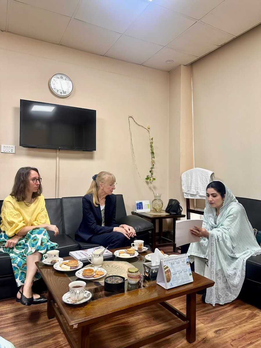ncswpk's tweet photo. Chairperson NCSW, Ms. Noureen Bano Lehri, welcomed H.E Ms. Ina Lepel, Ambassador of Germany to Pakistan, for a courtesy meeting. Discussions focused on strengthening cooperation on women rights, gender equality, access to justice, GBV response, gender data &amp; policy reforms. 🇵🇰🇩🇪 https://t.co/4XJ0iNAbVG