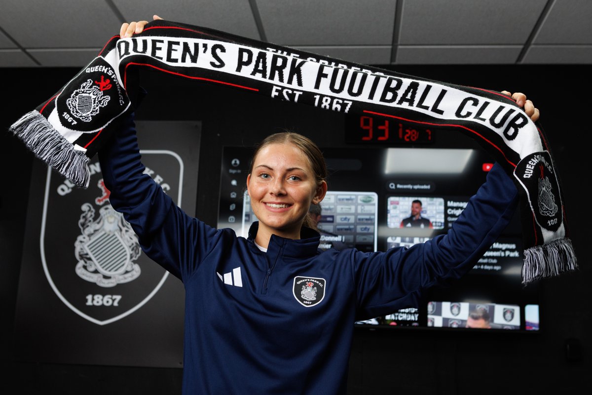 QueensParkWFC's tweet photo. Plenty of young stars signing on, the future is bright in black and white!🧣 https://t.co/C6M2ht38pZ