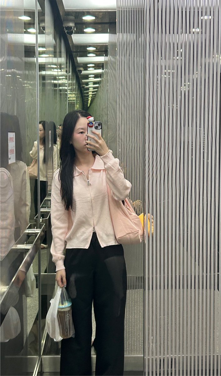 jiwliwstyle's tweet photo. Pink milk🧁🐰ที่ถูกต้อง น่ารักมากๆ ใครกำลังหากระเป๋าใส่ไปทำงาน ไปเรียน ป้ายยาเลย คิวท์ทึสุดดดด จุของได้เยอะ แบกบ้านได้เลย ผ้ากันน้ำด้วย สายซุ่มซามอย่างชาวเราชอบเลยละ🌟🍰🎀 https://t.co/G8A4QOQLid