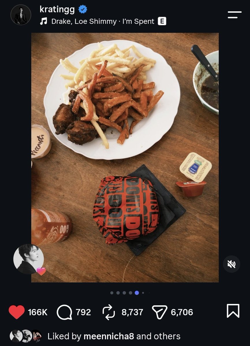 Yellow_sticker's tweet photo. Nicha posted a photo when #tingmeen was in Italy. 
"Red on my mind" and his memory went back to someone who was wearing red pants at that time. His bf 😚 https://t.co/x6VqSiMWTt
