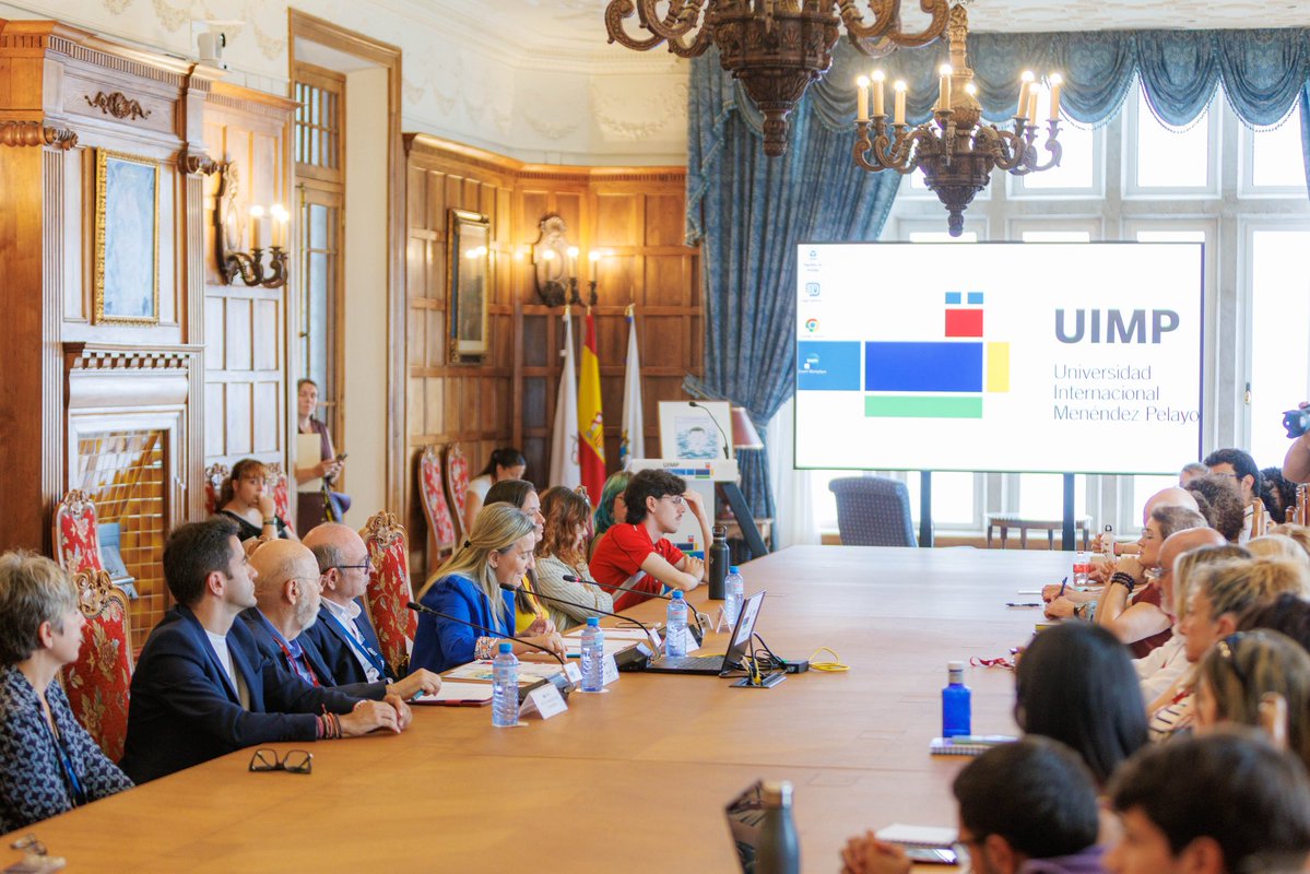 pedro_casares's tweet photo. Los retrocesos en derechos son evidentes allí donde han entrado a gobernar los negacionistas de extrema derecha. Hoy, en la @UIMP, con la ministra de @educaciongob, @milagrostolon, en la clausura del seminario 'Sexo, género y poder’ del Centro de Investigaciones Sociológicas. https://t.co/PVPfGnqPw1