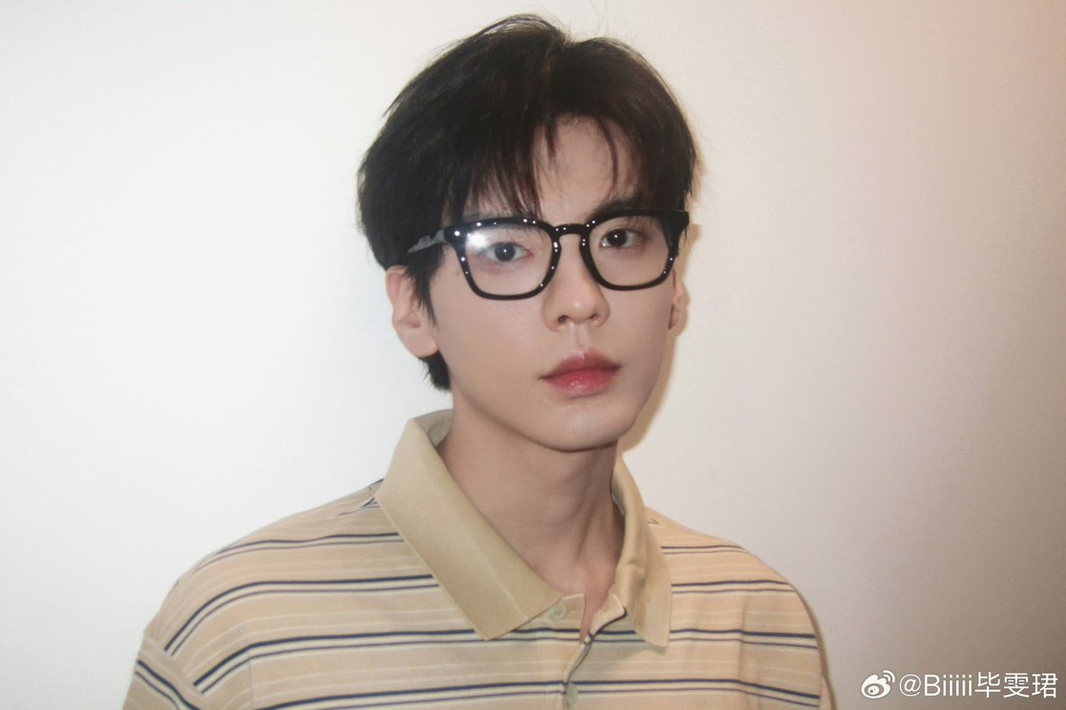 wenjun_archive's tweet photo. 260731 비원진 웨이보 🆙 

🤓
#有雯毕达# 

#毕雯珺 #비원진 #BiWenjun https://t.co/dShOIUEvjU