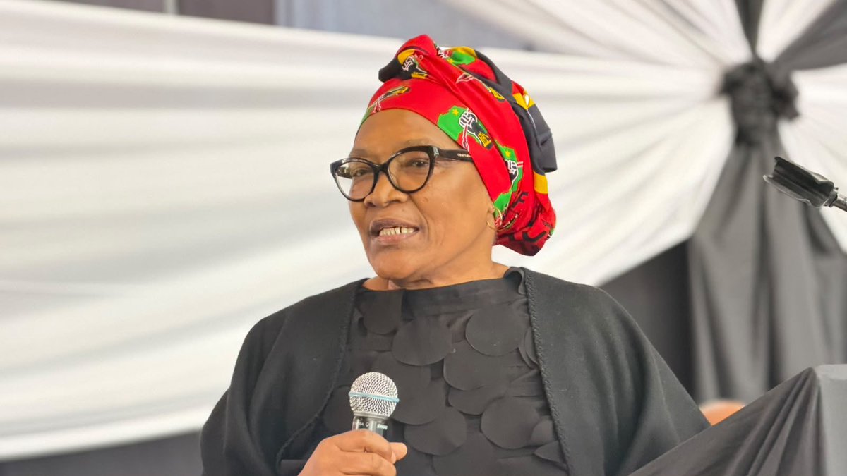 EFFEASTERNCAPE_'s tweet photo. ♦️IN PICTURES ♦️
The EFF National Chairperson, Commissar Nontando Nolutshungu gave the keynote address at the funeral of the late EFF Councillor in Nelson Mandela Metro Municipality, fighter Zanele Mali-a Sikawuti.
#RIPFighter https://t.co/ZTyG5FVQDG