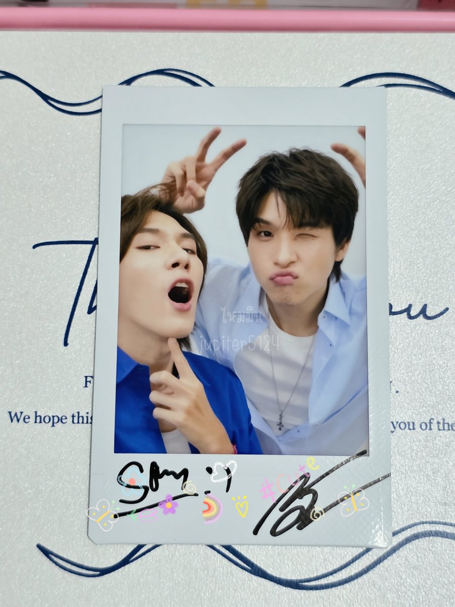 jupiter5124's tweet photo. รูปโพลารอยด์ดื้อคู่มาก😆
ขอบคุณสำหรับ gift set ด้วยนะคะ🫶🏻 

#BootsAppxSkyNani
#สกายนานิ #SkyNani https://t.co/p3b632kj09