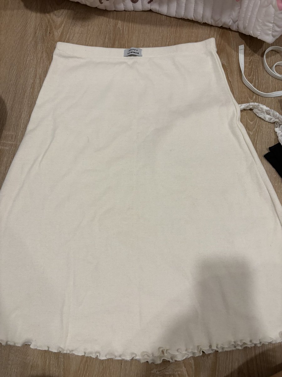 kanL145g's tweet photo. ส่งต่อ👙🌺♥️ใส่ครั้งเดียวค่า
Prepple.gable size m 250
กระโปรง happy summer 180

ค่าส่ง +30
#ส่งต่อเสื้อผ้ามือสอง  #ส่งต่อเสื้อผ้า #ส่งต่อเสื้อผ้าราคาถูก #ส่งต่อเสื้อผ้ามือ2 https://t.co/bqQSEaCq0T