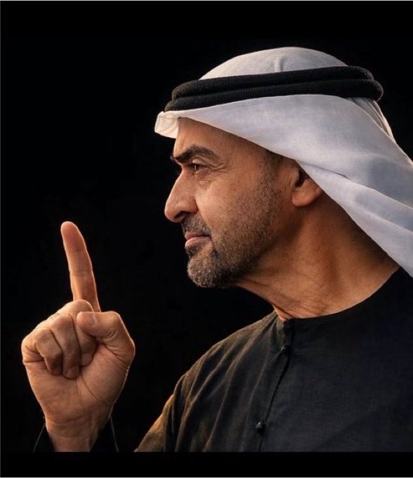 Tahnounsaeed2's tweet photo. مهما حشدتَ من دول، ونسجتَ من تحالفات، وحاولتَ أن تصنع لنفسك مشهدًا بعيدًا عن أبو خالد؛ ستكتشف أن كثرة الحاضرين لا تصنع ثِقَلًا. فكما أن اجتماع ألف قلم لا يصنع شكسبير، وألف لوحة لا تصنع دافنشي، فإن حشد العواصم لا يصنع قائدًا بحجم محمد بن زايد. https://t.co/heqYMznTKi