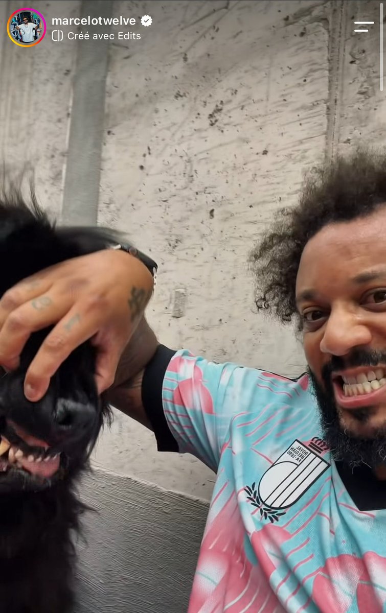 JoueursBE's tweet photo. Marcelo avec le maillot extérieur de la Belgique. 😍 https://t.co/UnPC9LSory