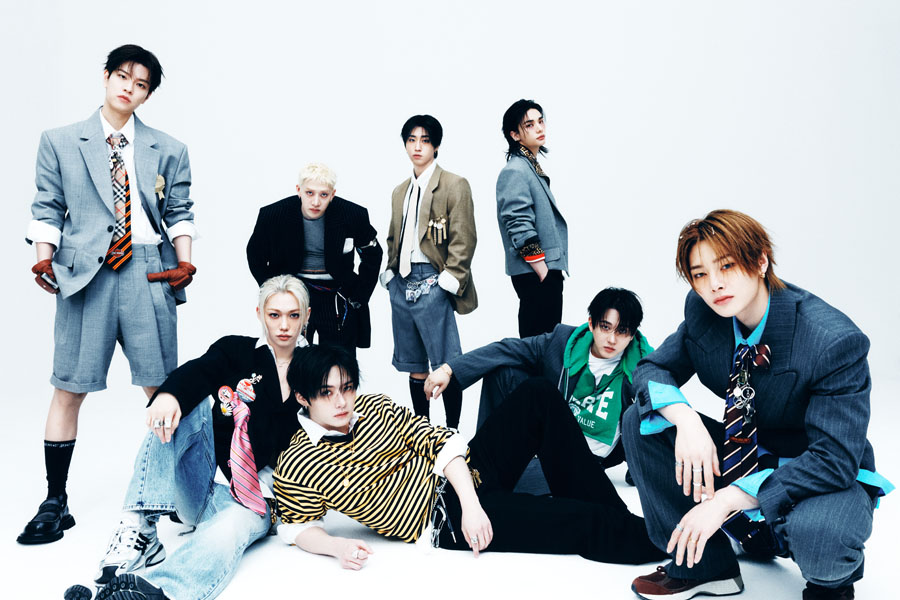 HMV_Kpop's tweet photo. ˗ˏˋ🌟ラッキードロー決定🌟ˊˎ˗
Stray Kids Mini Album 『THIS &amp; THAT』
@ Loppi・HMV限定ラッキードロー決定🎉
X・Yの2絵柄から選んで参加できます🎶

他、the music &amp; movie master特別号プレゼントやパネル展等のHMVスペシャル企画も🥰
https://t.co/0J0qgGq5M8
#StrayKids #スキズ #THIS_AND_THAT https://t.co/WuZPFCiOc9