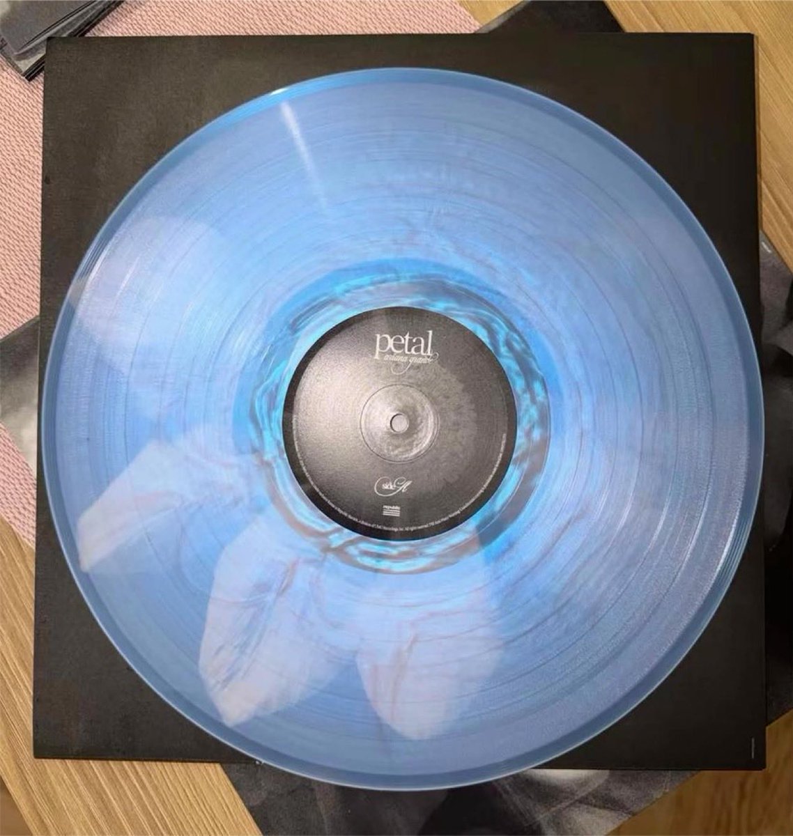 jaizil_tkl's tweet photo. Zero regrets lenticular cover is the best variant https://t.co/euNY2XiG3W
