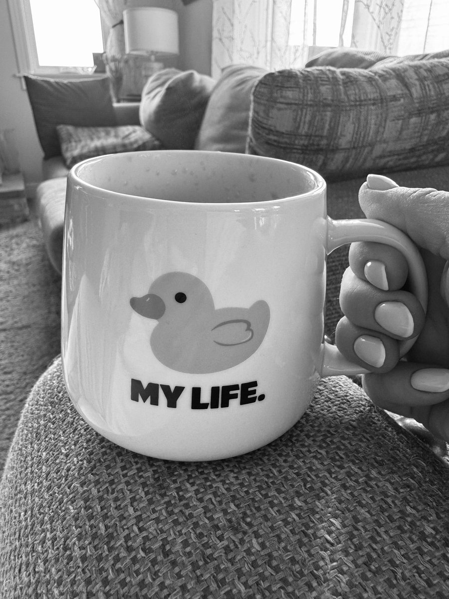 Susanepk's tweet photo. Dear autocorrect, it was never Duck. Nisey out. ☕️ https://t.co/1lnqL6CxGT