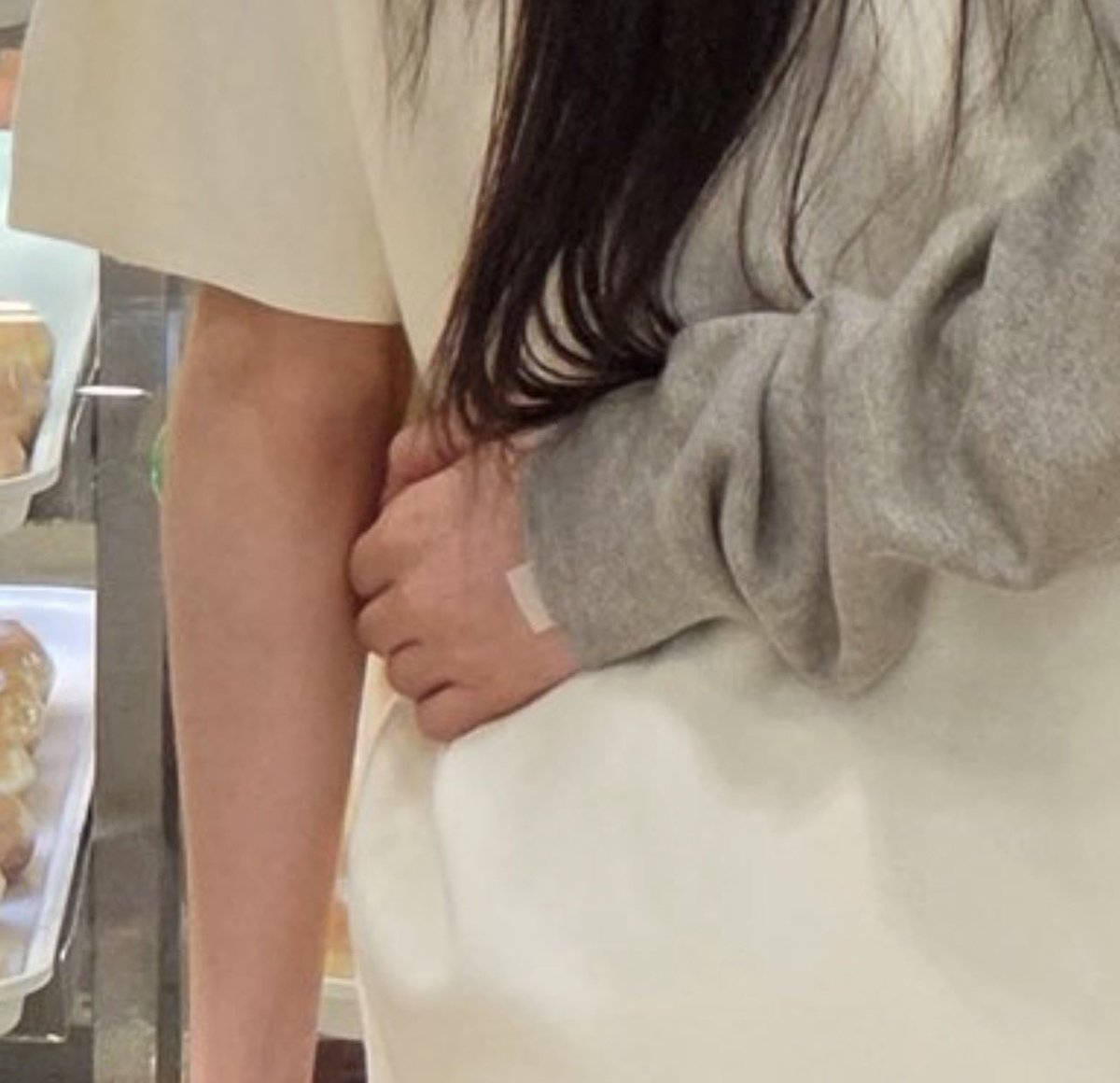 _NIM_FAYEMILY_'s tweet photo. ไม่สบายแน่เลย พักผ่อนเยอะๆนะพี่ลิ

#FayePeraya #AtomPariya #FayeAtom https://t.co/hiGbTy868c