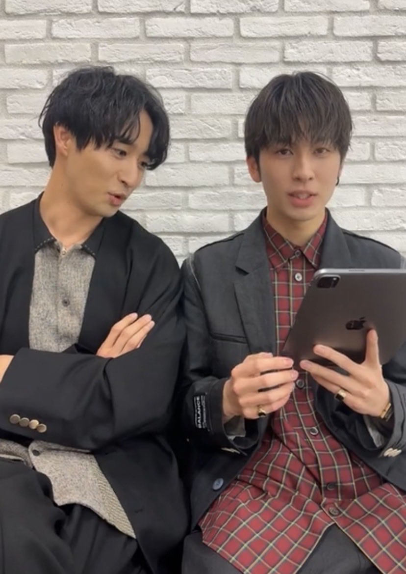 kinairin's tweet photo. tadinya mau bikin 1st day ig live together terus 2nd year ig live together, taunya emang udah rapet dari sananya😇 https://t.co/nxlSDEpH54