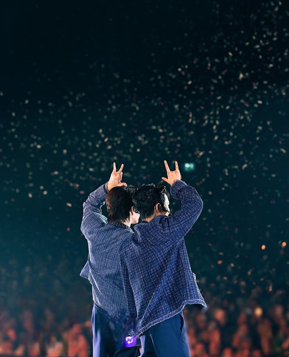 sunnietalay's tweet photo. In 8 days I will be able to watch them irl at BiTec Live.. if you were to tell me this would happen 1 year ago.. I would not believe you 😭

#JuniorMarkConcert 
#JuniorMark #junniorrs #markjrtn https://t.co/7TWtwYDFKV