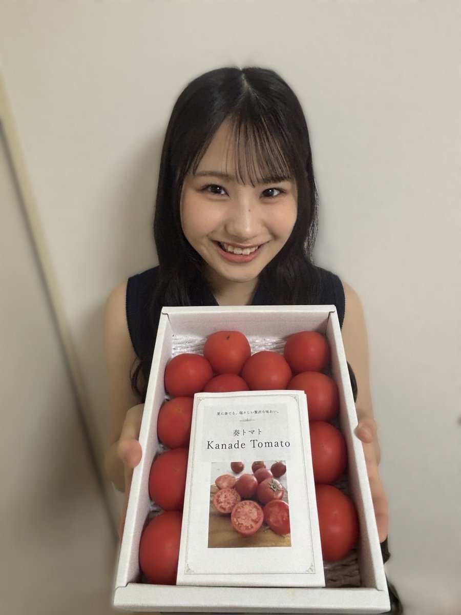 tsubakifac_uf's tweet photo. トマト大好き！リコピンパワー！！🍅
つばきファクトリーの土居楓奏です💚

#土居楓奏のトマト日記 

高知県産のフルーツトマト
奏トマトをゲットしました〜！！🍅

食べた瞬間の弾けるような食感とすこし上品でさわやかな甘さと酸味が、とっても美味しかったです🫶🏻

#ハロプロ #トマト https://t.co/3K8gE3gPHT