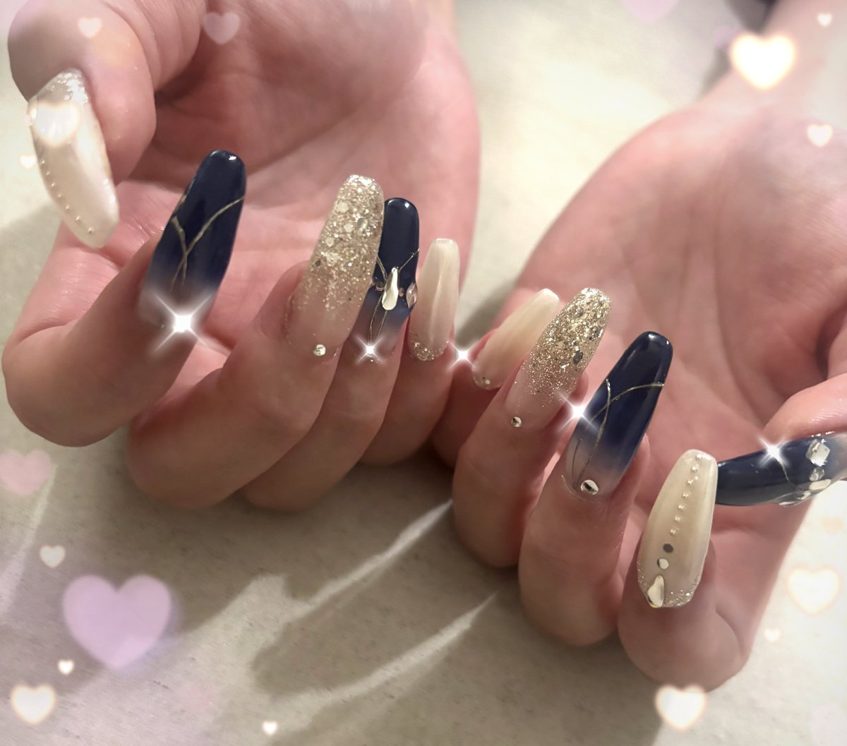sei_mugen's tweet photo. ネイビー×ホワイト×ミラー×フラッシュ
可愛すぎるー🥺✨
やっぱりキラキラすきかも🤢
ボルドーも好きだからいずれはしたいなー🐹

さっき終わってめっちゃ時間かかった笑
ご飯食べて配信の準備します🙋‍♀️
編集は進んでないので！
日曜に動画出せません！すまん！ https://t.co/1lxxMZyTAL