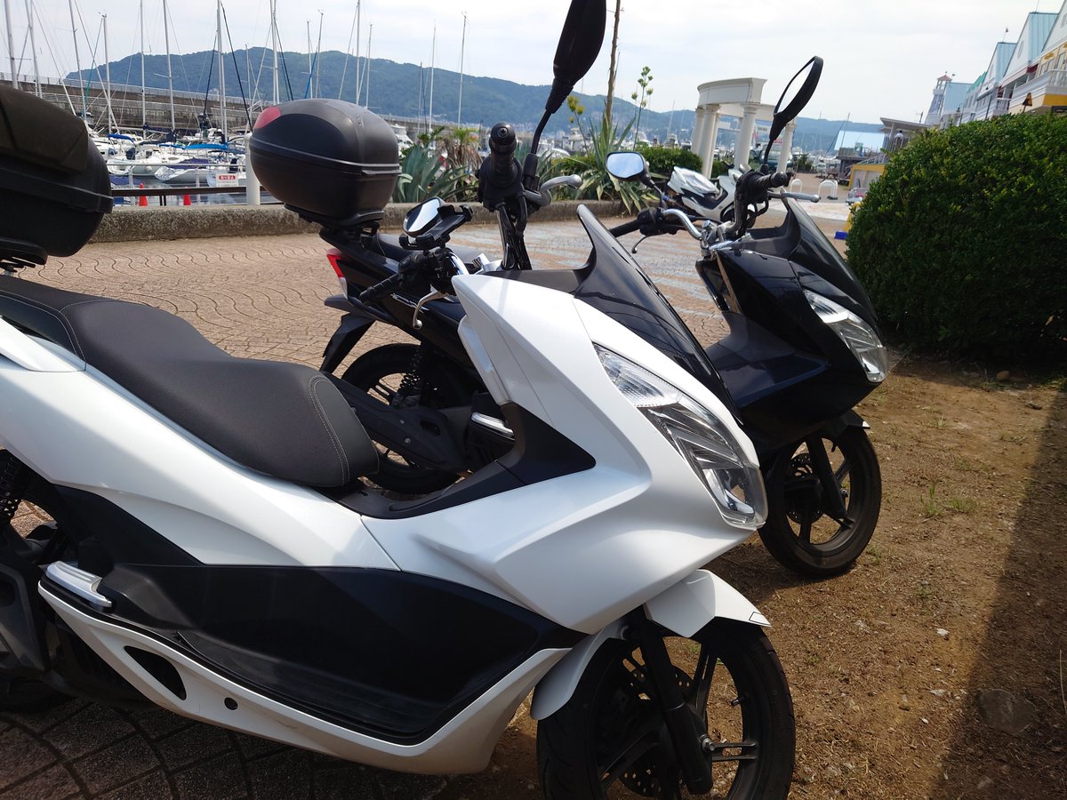 eveningsun3_jun's tweet photo. 友人と冷たく甘い物を求め伊豆へ🛵
酷暑のなかを走った先に天国がありました☺️
ジャージーの森でかき氷ソフトクリームを堪能🍧
接客も丁寧で店内でまったり😌
さらに伊豆高原プリンへはしごして、またソフトクリーム🍦
大満足のツーリングでした😊

#ジャージーの森 #伊豆高原プリン #食べ歩き日記 https://t.co/FRRj7cvjxm