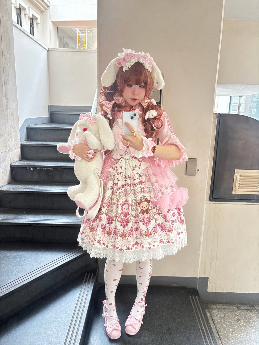 Alpaca_Allysa's tweet photo. 𝓑𝒜𝓑𝒴 𝓛𝒶 𝓅𝓇𝒾𝓃𝒸𝑒𝓈𝓈𝑒 𝓔𝓉𝑒𝓇𝓃𝑒𝓁𝓁𝑒✨
#lolita
#ロリィタ
#btssb https://t.co/idVgzKAj1X