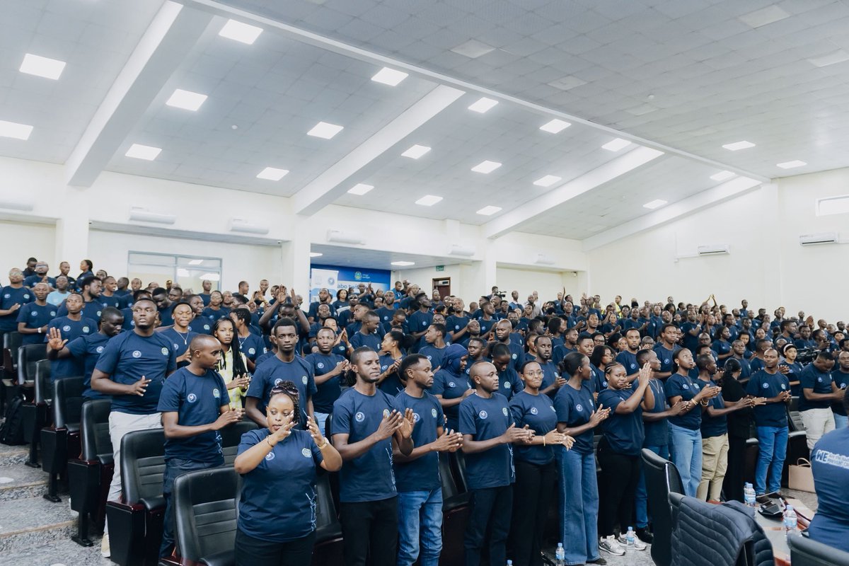 Kgl_Yvolunteers's tweet photo. 👍Patriotism is a core value, and one we remain firmly committed to! This was the unifying message at the General Assembly of @RwandaYouthVol1 in the @CityofKigali, held in the @Gasabo_District Conference Hall.

📌The assembly reaffirmed the mission of volunteerism through various initiatives, with particular emphasis on:

●Preventing youth delinquency,
●Combating drug abuse and the consumption of substandard alcoholic beverages,
●Promoting discipline, integrity, and responsible behavior among young people.

✍️The General Assembly was attended by the Mayor of the City of Kigali, @dusengiyumvas; the Deputy Inspector General of the @Rwandapolice in charge of Operations, Vincent Sano; 500 representatives of Youth Volunteers from across the City of Kigali; and other leaders from various institutions. #KigaliYacu #OwnYourFuture #ChooseDreams #ChoosePurpose #ChooseYourFuture @RwandaLocalGov @KubanaRichard @RNPSpokesperson @JackyUrujeni @EmmaClaudine @ualexia4