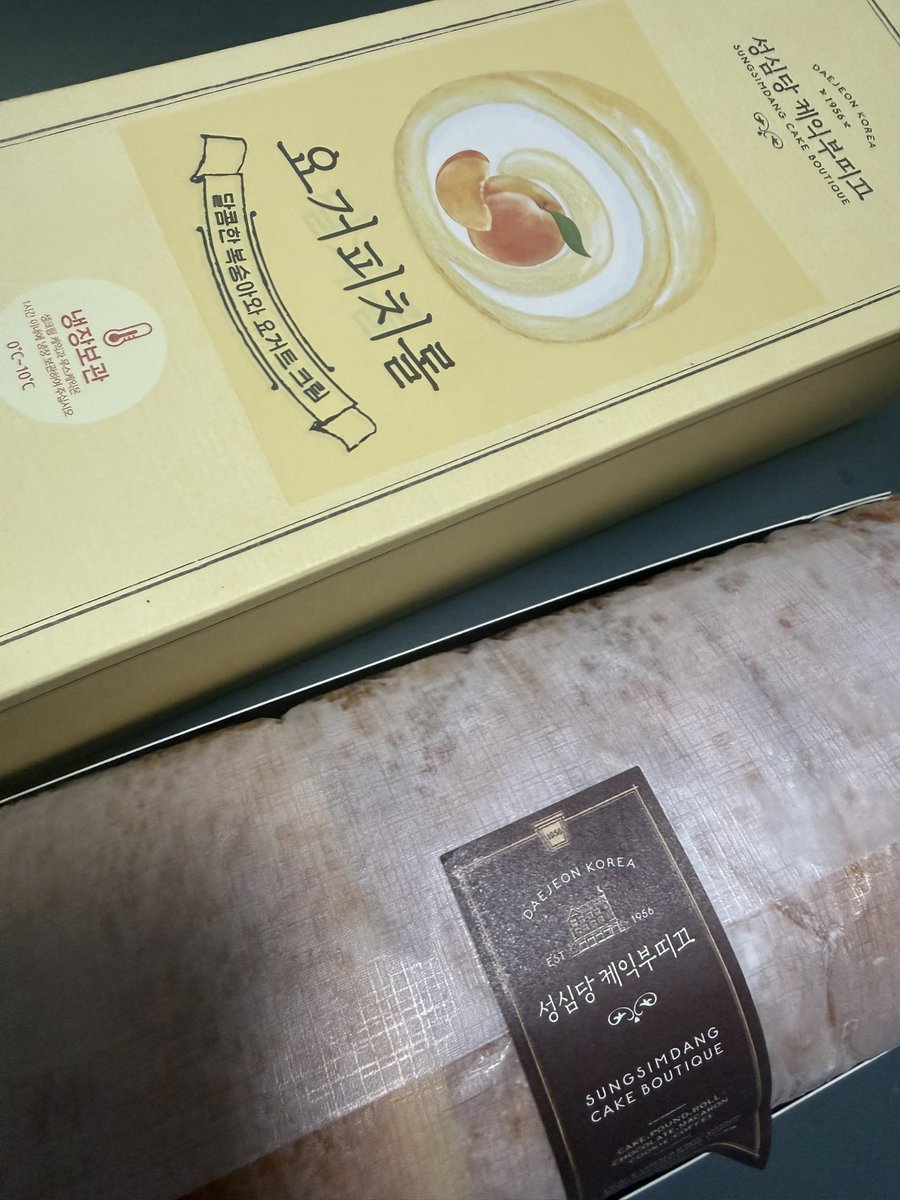 sariseyo_jebal's tweet photo. 내가 이런 호사를 누려도 되나요 
네 당연하조 
제가직접 삿으니까 
누릴 자격이잇지요 https://t.co/trc5VoD4yW