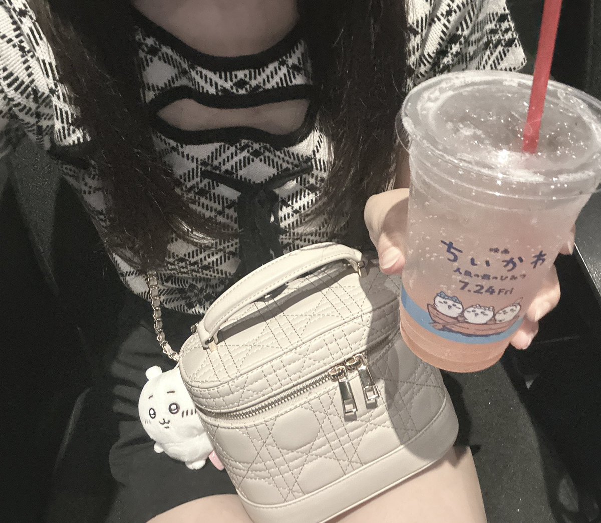 tar_o15's tweet photo. 映画ちいかわ2回目〜❣️
机さするが良すぎて毎回泣く https://t.co/ZkgwjwV5py