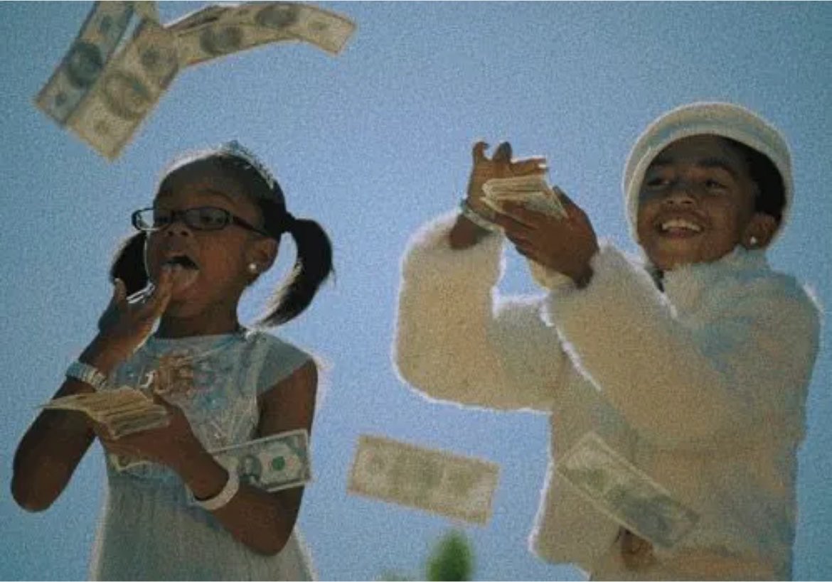 nwosucassi's tweet photo. They’re talking about Cassi in one room, he’s talking about real estate in another room.
Head in the game, no time for chochocho. Please what did J Cole say about racks on racks and paying somebody to make sure they can back up the figures they claim?
THE MONEY IS CASSIFIED
#BBNaija #NwosuCassi #Cassians