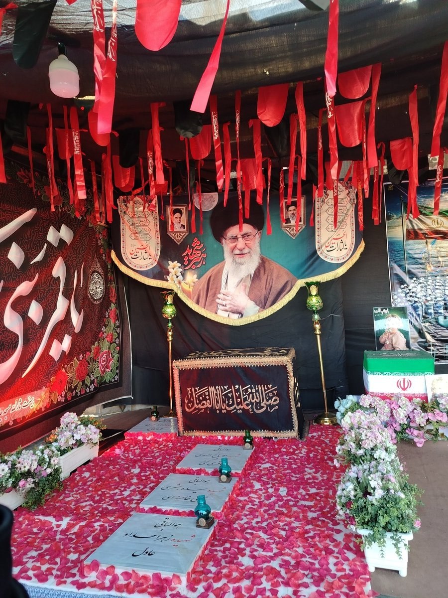 fnoora313's tweet photo. خونخواهیِ رهبرِ شهی🌷د، در امتدادِ همان خونخواهیِ امام حسین(ع) است؛ گیلان و مردم همیشه در صحنه اش، این فریاد را سر می‌دهد...
#یا_لثارات_الحسین
#ملت_عاشورایی https://t.co/zky6Q4zfLY