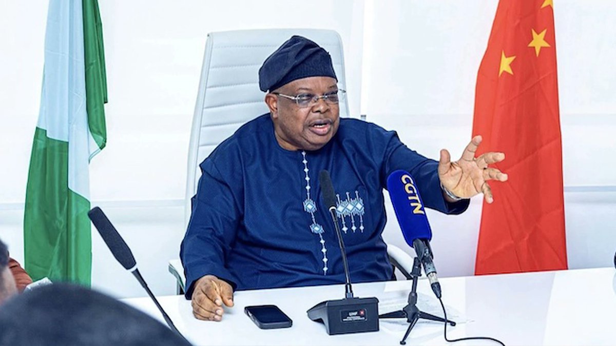 NigeriaStories's tweet photo. BREAKING NEWS: Federal Government to phase out power sector subsidy from next year. 

~ Minister of Power, Joseph Olasunkanmi Tegbe announced today https://t.co/tk2F3IsXe7