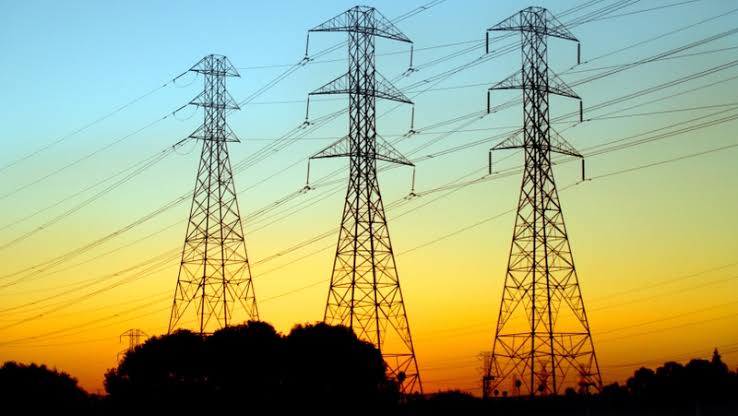 NigeriaStories's tweet photo. BREAKING NEWS: Federal Government to phase out power sector subsidy from next year. 

~ Minister of Power, Joseph Olasunkanmi Tegbe announced today https://t.co/tk2F3IsXe7