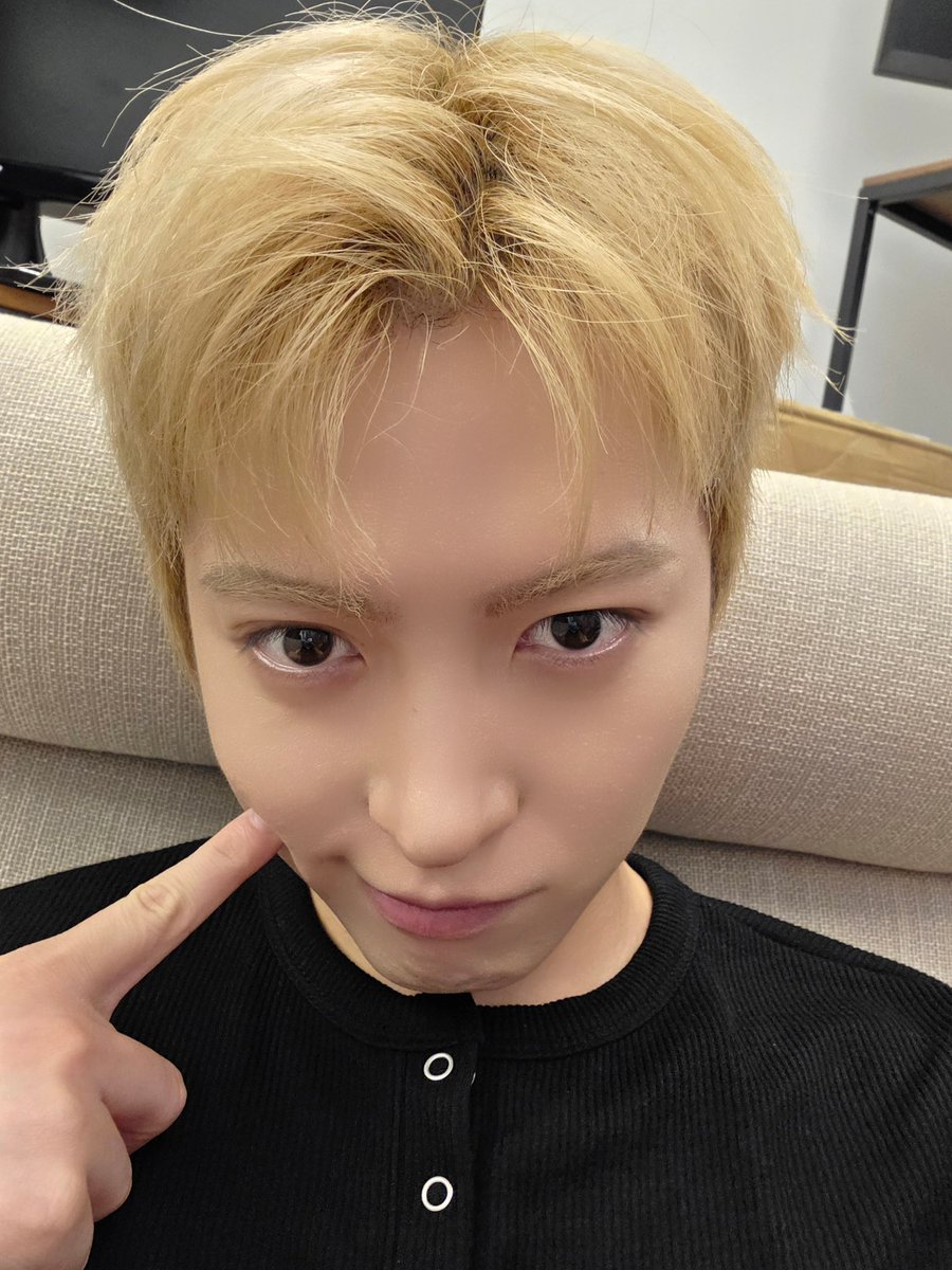 OmegaX_members's tweet photo. [#OX]

재밌는 하루였어용가리

#OMEGA_X #오메가엑스 
#휘찬 #HWICHAN https://t.co/12HE9iDhj2