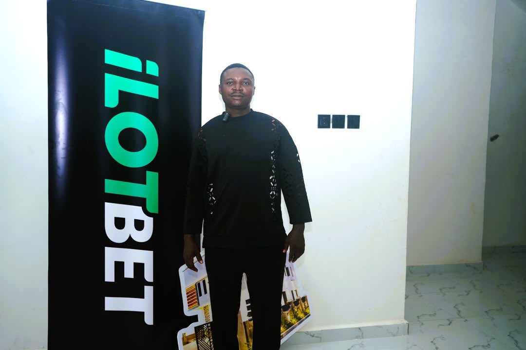 AdedamolaAkint2's tweet photo. Some prizes are unforgettable. This one is life-changing. 🔑🏡
A ₦150 MILLION house, officially handed over, ownership documents signed, and another dream fulfilled. Congratulations to our newest homeowner! Here's to more winners and bigger moments ahead. 
#iLOTHouseEvent https://t.co/mQbwYzKDkp