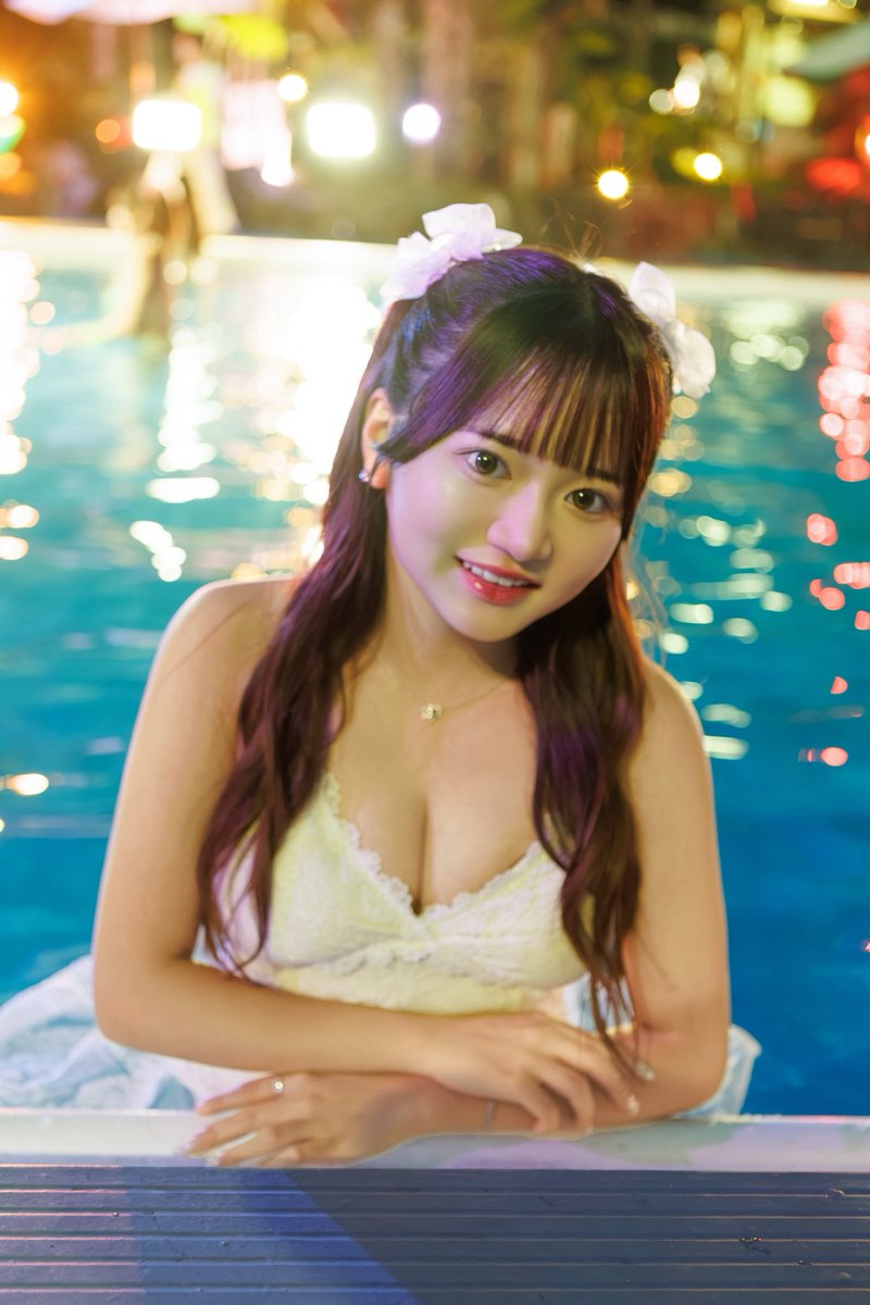aachan_nemui's tweet photo. ナイトプール映え🫧 https://t.co/WZRPfmhbbn