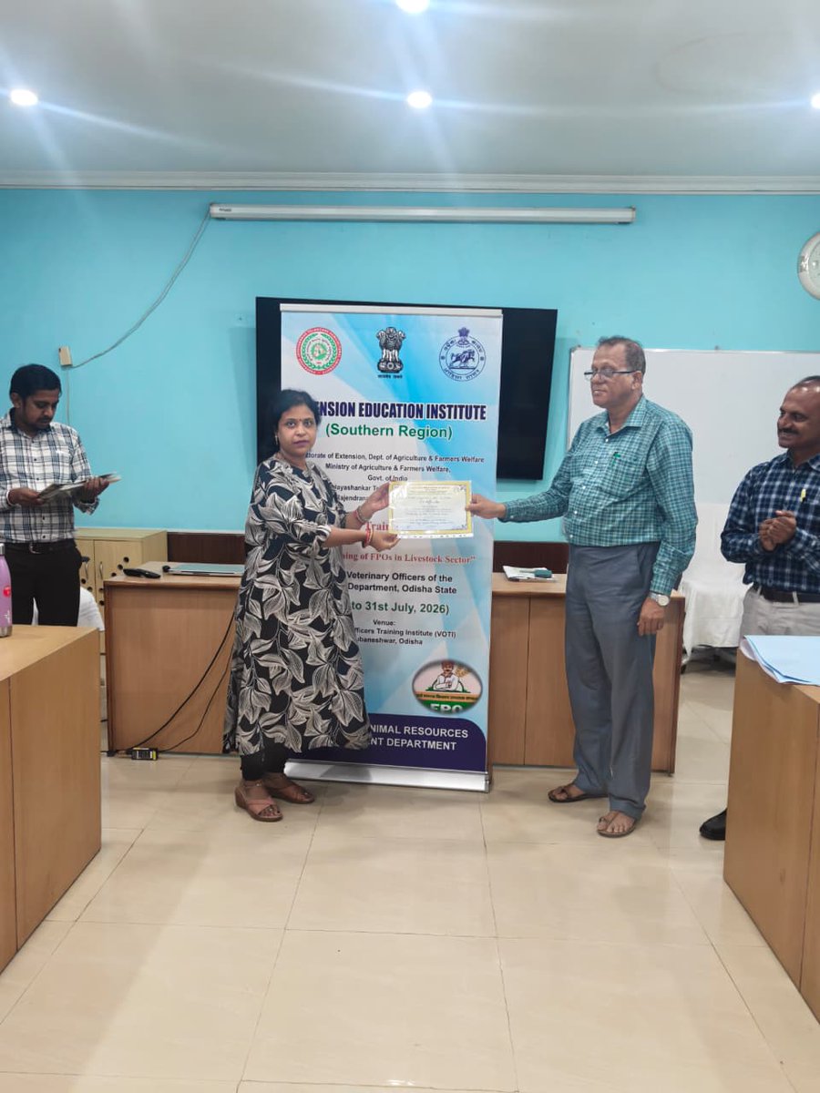 VOTIBBSR's tweet photo. The curtains fell today on the EEI, Hyderabad Off-Campus Training on FPOs at VOTI, BBSR. An erudite confluence that has seeded expertise, ignited enterprise &amp;  fortified the institutional architecture of livestock FPOs in Odisha.
@dahvsodisha @farddepartment @eeihyd @Dept_of_AHD https://t.co/Nx46uVvzKl