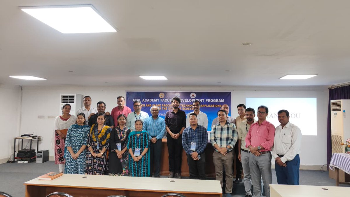 gecbbsrofficial's tweet photo. ✨Day 5 Highlights from the AICTE ATAL Faculty Development Programme.
📸 Take a look at some moments from Day 5!
.
.
#ATAL #FacultyDevelopmentProgramme #SpeechProcessing #ImageProcessing #ArtificialIntelligence #ElectronicsandCommunication #AICTE #ECE #GECBhubaneswar https://t.co/VDXEG1PgjB