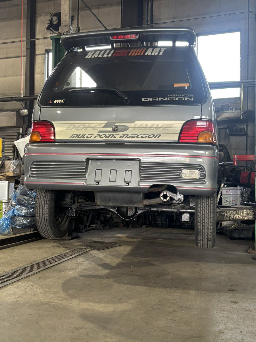 soyasato22's tweet photo. じゃあ僕も！！
そば屋さんミニカ号
E-H27A ミニカ　ダンガン　Ri-4
エアコン寒い。後ろかっこいい。　
お母さんCAR
距離:85170km
お値段:5バルブ万円
※うな丼さん取材車両。 https://t.co/cw68zQY3vs