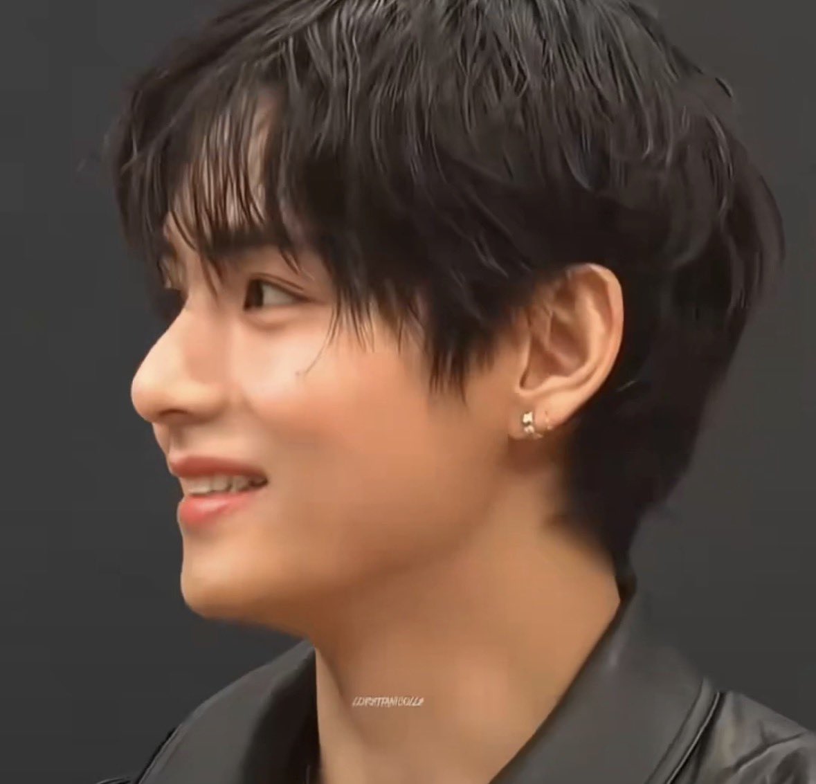 lvxuryjin's tweet photo. ANG GANDA TALAGA NI TAEHYUNG LETCHE GETS BA?????????? https://t.co/iH5Sh0ojH0