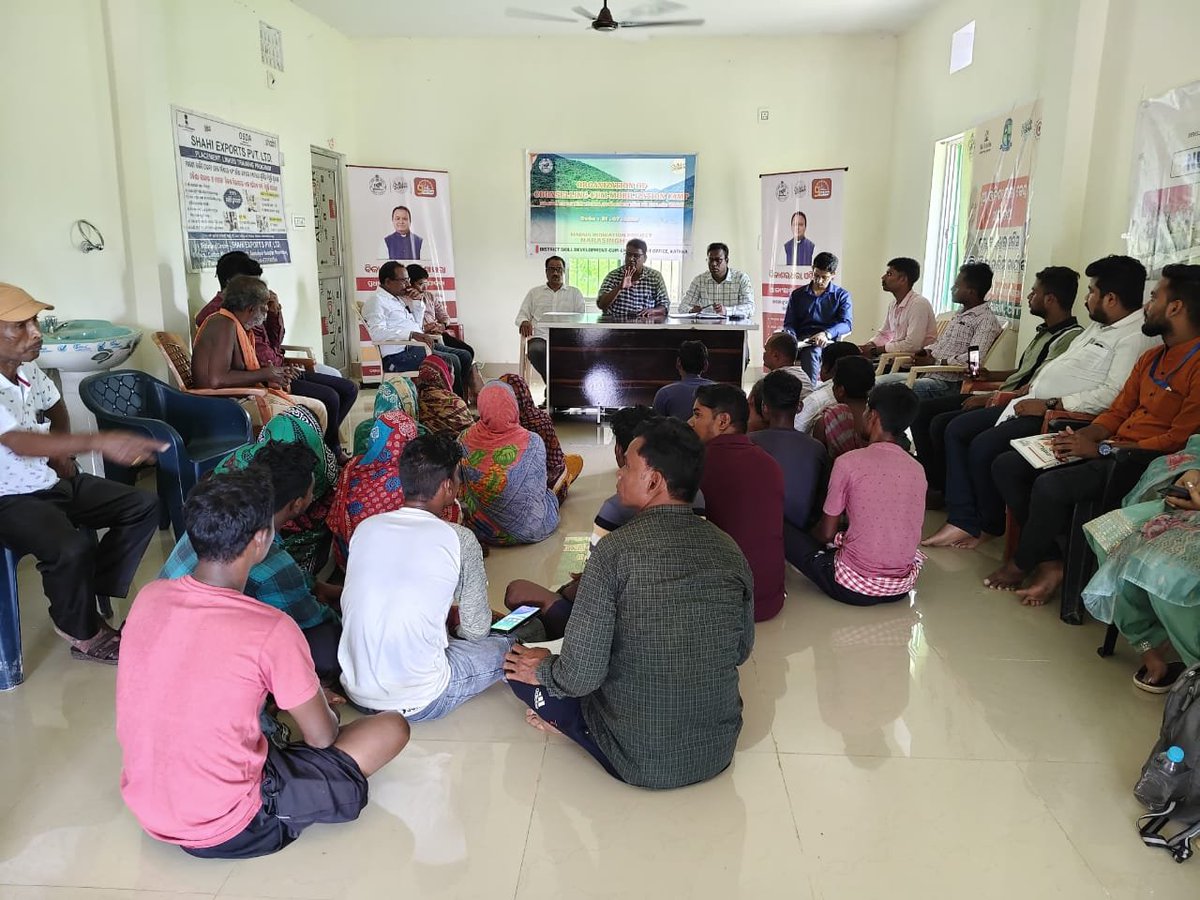 KatakaDM's tweet photo. DSDEO, Kataka organized a Special Counselling-cum-Mobilization Camp at the Hadua Irrigation Project Rehabilitation Colony, Narasinghpur, for displaced persons. Five Programme Implementing Agencies participated to mobilize candidates for Placement-Linked Skill Development Training, paving the way for sustainable employment.
@CMO_Odisha @SecyChief @IPR_Odisha @SDTEOdisha
 #SkillDevelopment #Employment