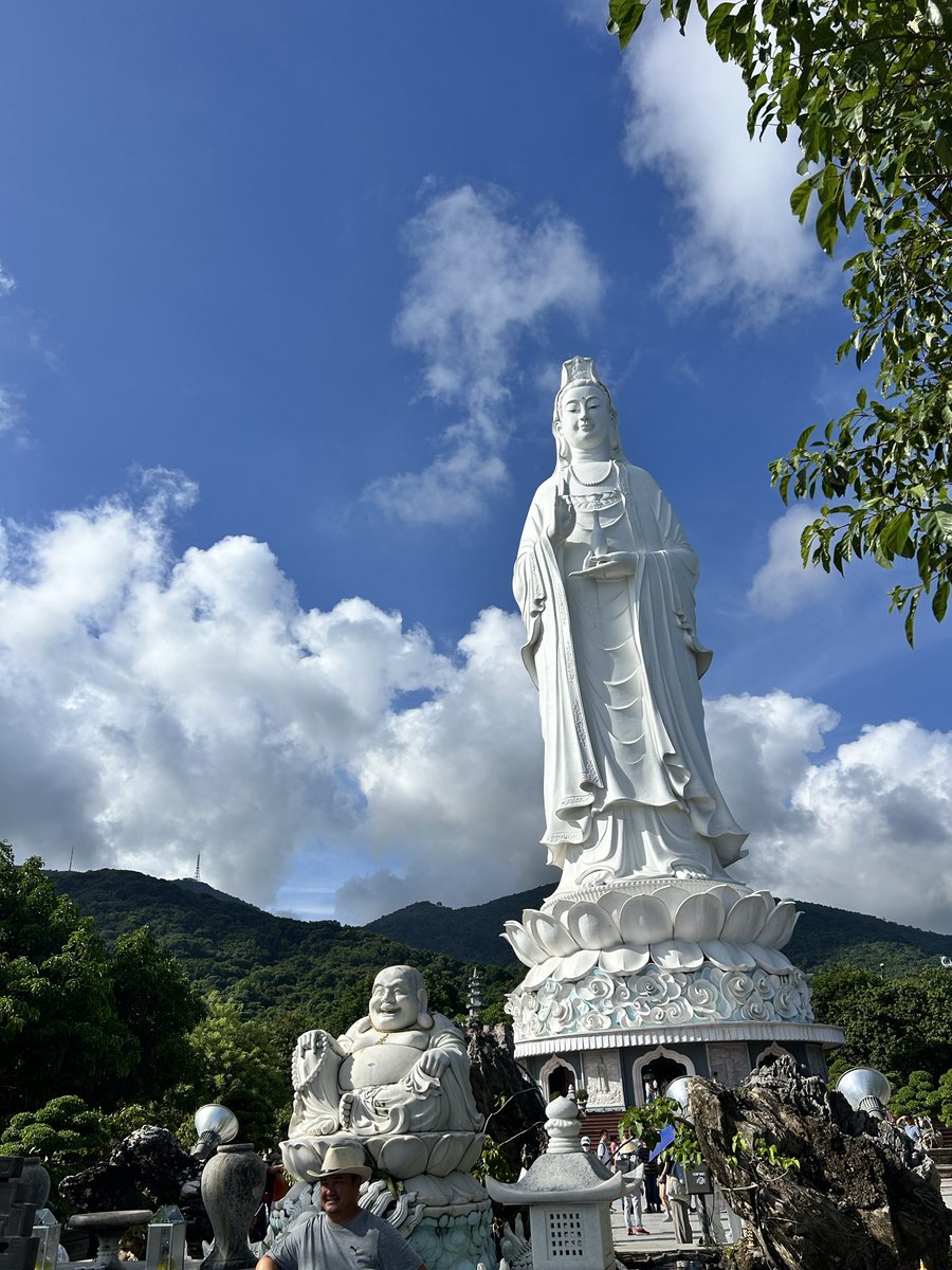 PdotChan's tweet photo. Hard not to be inspired. #DaNang #vietnam 🇻🇳 #travel https://t.co/XFY4ykJYbR