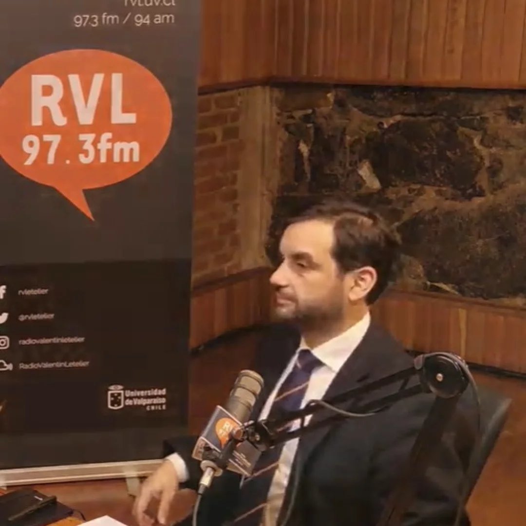 rvletelier's tweet photo. Abogado y ex Ministro de Justicia @jgajardofalcon “El actual ministro es poco riguroso y vuelve a sembrar dudas sobre algo tan delicado como es la desaparición forzada” https://t.co/6D2JtYtpRA https://t.co/gHEw3XaAIm