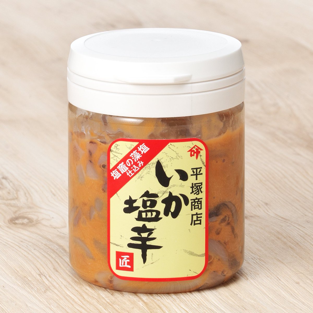 HiratsukaStore's tweet photo. 【いか塩辛1000円】
通常価格1200円のいか塩辛170ｇシリーズ
1000円で販売です。8月1日～8月16日直売所限定です。
いか塩辛、追いがつお、ゆず薫る、ぶっかけ、旨辛の5種類です。送料全国500円も実施中です。
この機会をお見逃しなく！
#塩竈 #平塚商店 #いか塩辛 #サマーセール https://t.co/IoGxS3t5Qv