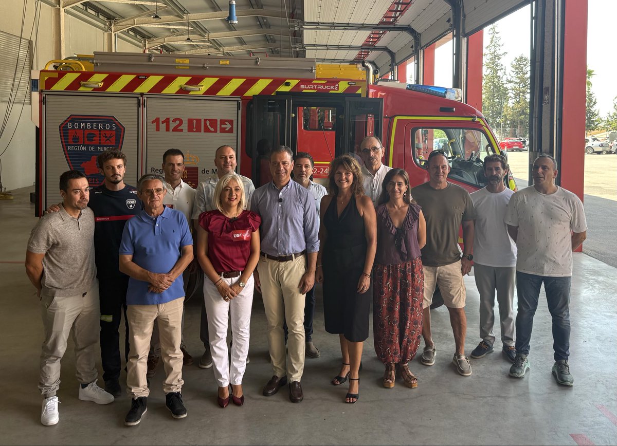 MarcosOrtuno's tweet photo. 🤝🚒 El Gobierno @regiondemurcia impulsa la mayor transformación del #CEIS en 15 años con un preacuerdo histórico que refuerza el servicio de emergencias de la #RegiónDeMurcia

✔️90 nuevas plazas en 3años
✔️Un plan de inversiones
✔️Y+formación para proteger mejor a los ciudadanos https://t.co/eoaHF7q6Rx