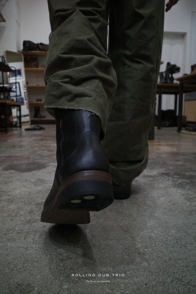 RollingDubTrio's tweet photo. Farmer Boots
" Skrik "
BLACK ESPRITdeCHROME

THE BOOTS SHOP 8/1(sat) 13:00-
ONLINE STORE 8/2(sun) 19:00-

https://t.co/Dtv1a76Dr6 https://t.co/rXlkRJAmiA