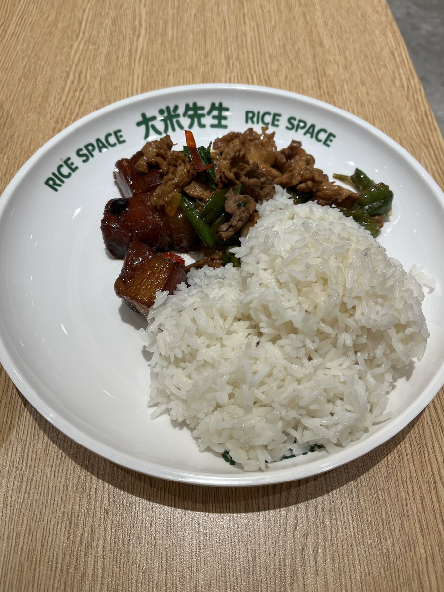 Barry393623's tweet photo. Today’s dinner cost 20 RMB, so expensive, i prefer to cook myself at home will be more cost-effective https://t.co/0RApTlqEPG