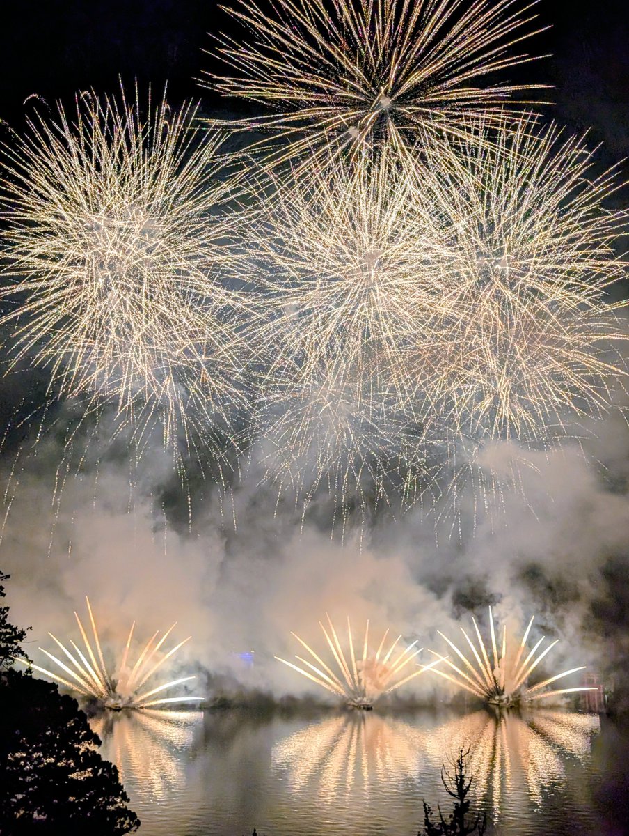 narukawa_art's tweet photo. 『湖水祭』🎆

今年も綺麗な花火でした🤭
明日も元箱根港で花火が上がります🌟 https://t.co/jSLAgrIeI9