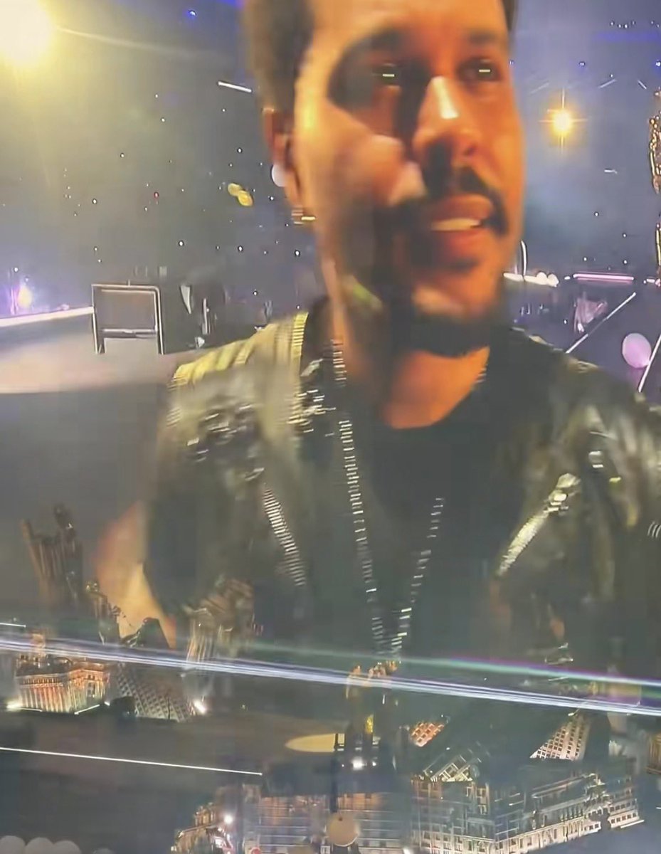 abelwod's tweet photo. protect this man at all costs omg. https://t.co/YFerFL80Jn