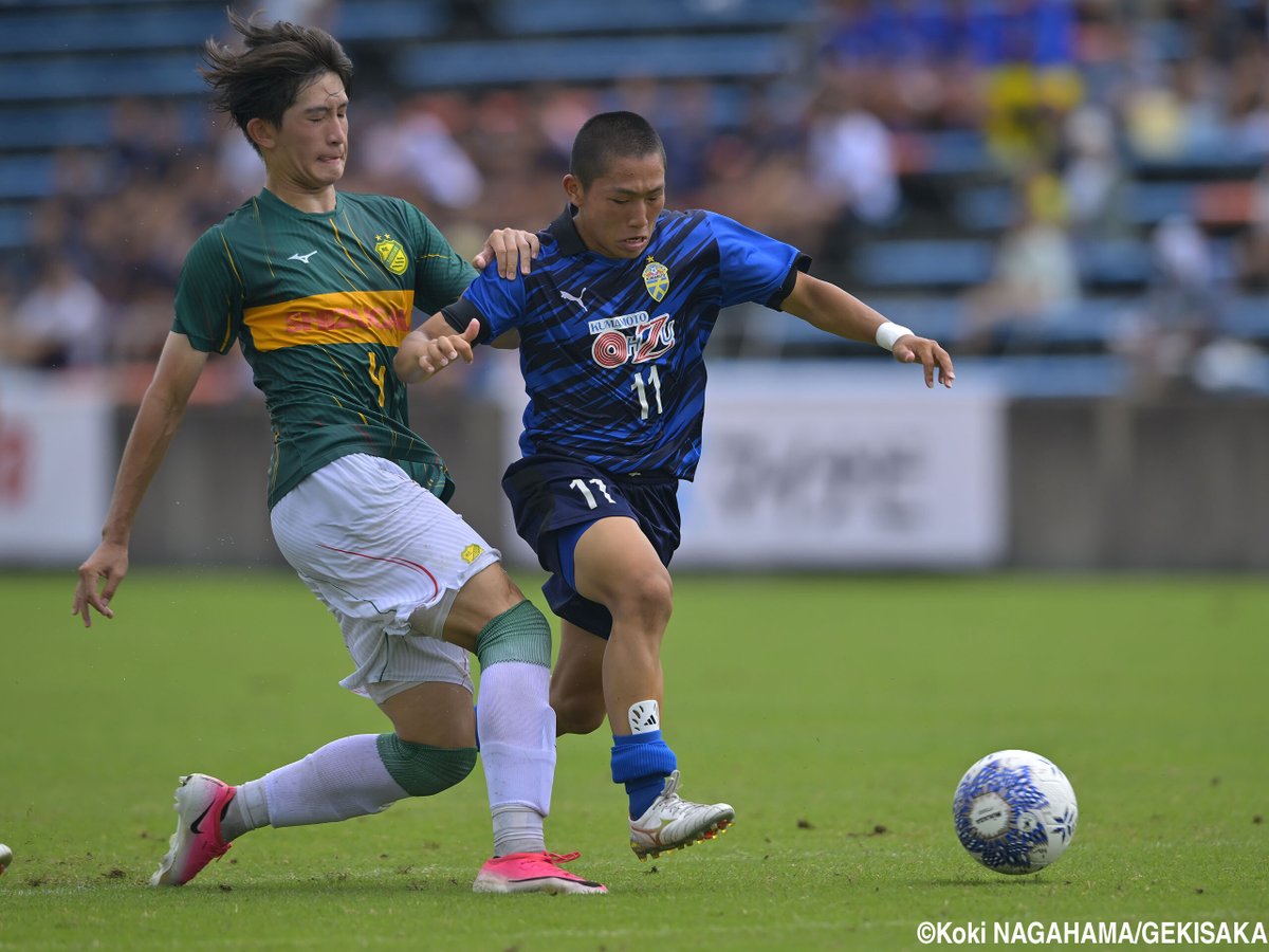 gekisaka's tweet photo. 高校卒業後はビーチサッカーの道を歩む小柄なアタッカーの気合と意地。大津MF松岡凛は願い続けた「1年前のリベンジ」の舞台にあと一歩届かず

https://t.co/EtWkKi9XFU

#高校サッカー #インターハイ #高校総体 #ゲキサカ https://t.co/AkIvIDuk4Y
